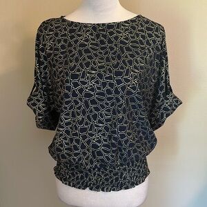 Michael Kors SzM Navy and Gold metallic blouse